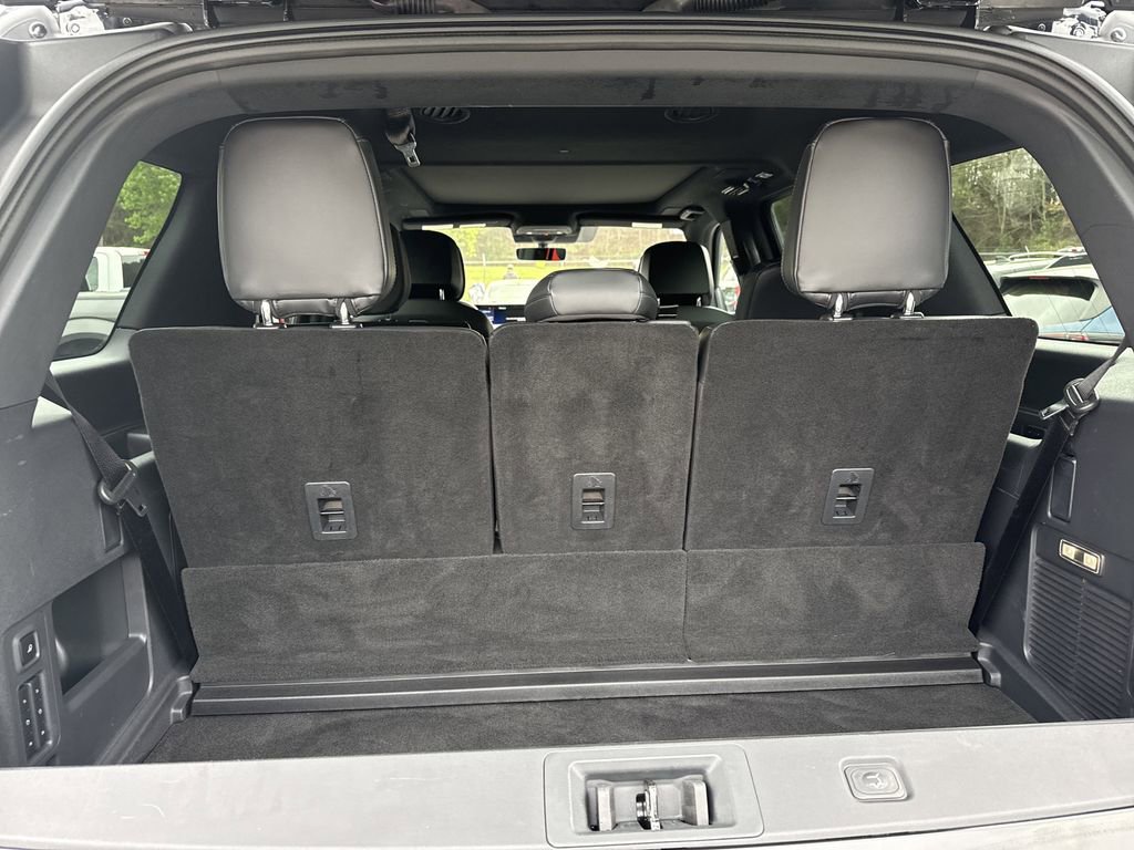 Used 2025 Lincoln Navigator Reserve w/ Jet Appearance Package image 18