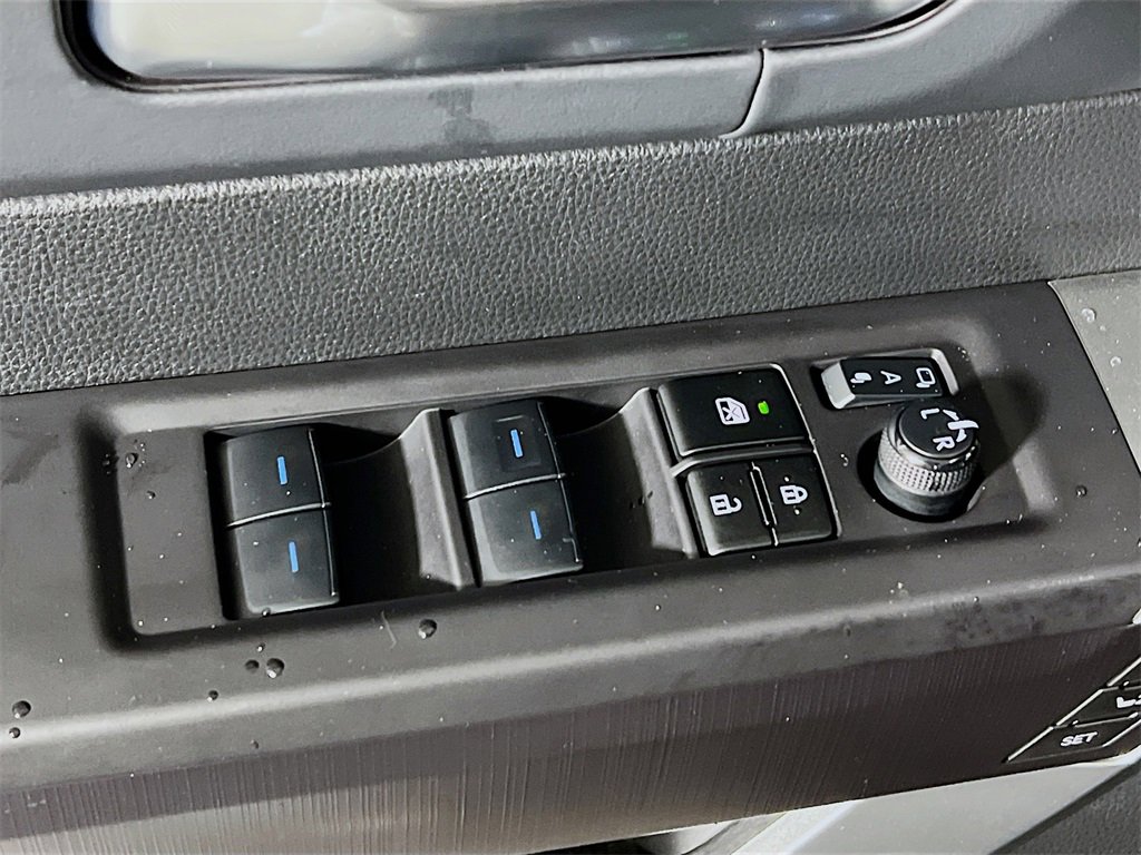 Used 2023 Toyota Tundra Platinum image 17