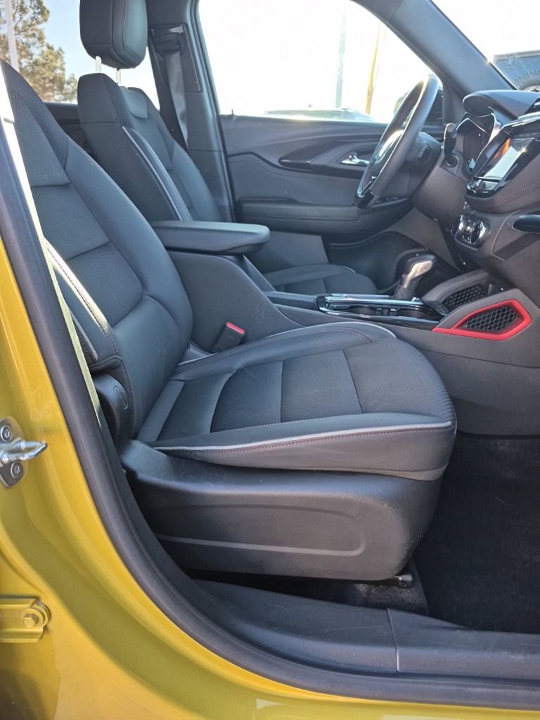 Used 2023 Chevrolet TrailBlazer RS w/ Sun and Liftgate Package FWD image 28