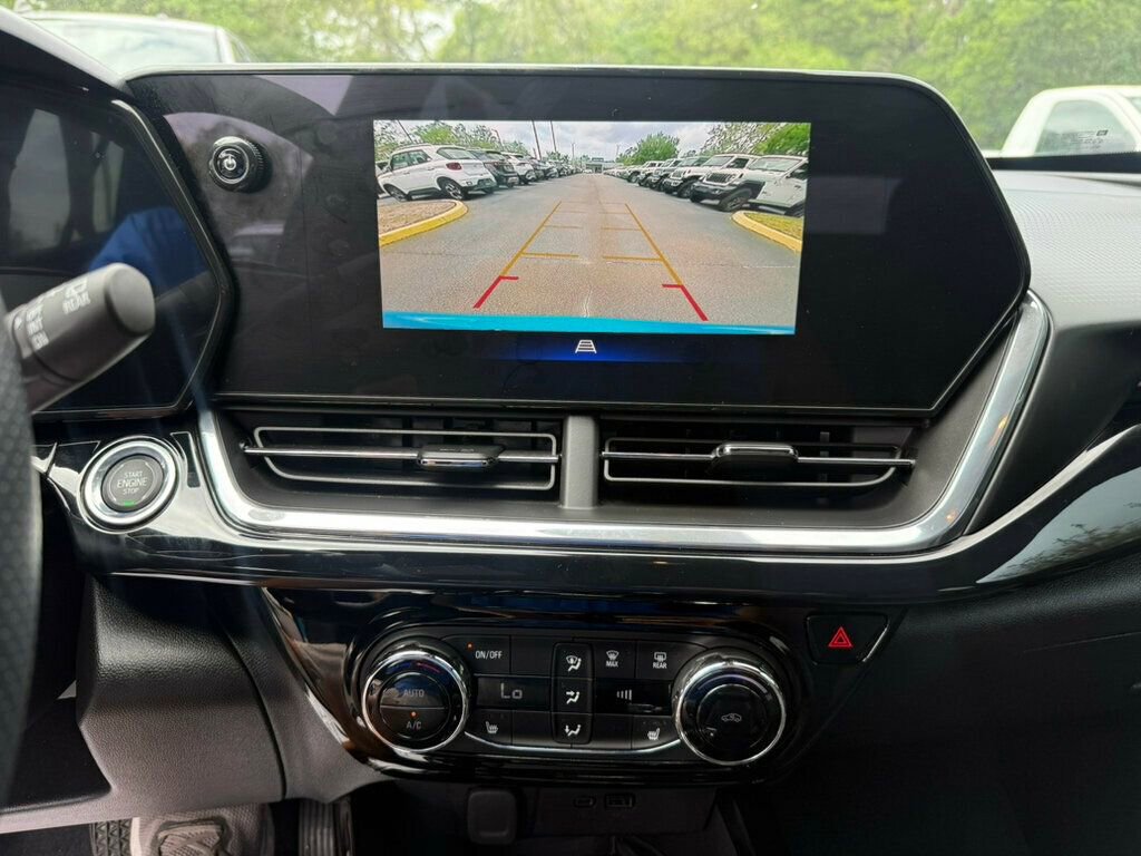 Used 2025 Chevrolet Trax RS w/ Sunroof Package image 6