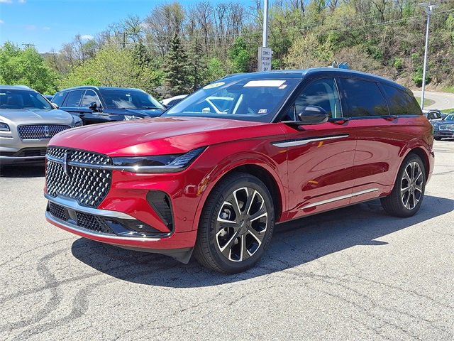 Used 2024 Lincoln Nautilus Reserve image 3