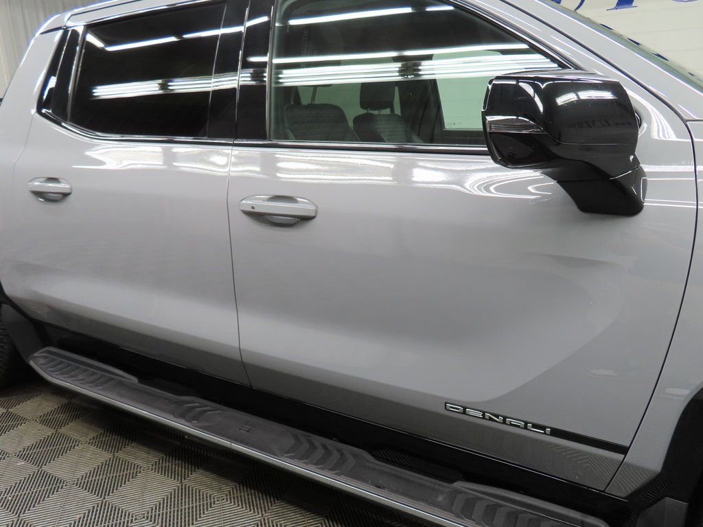 Used 2025 GMC Sierra EV Denali image 36