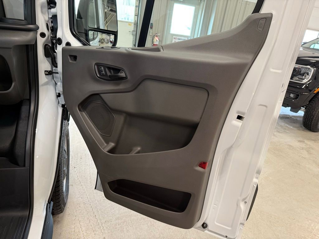 New 2026 Ford Transit 250 148 Medium Roof RWD image 33