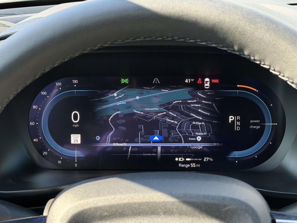 Used 2023 Volvo XC40 Recharge Plus image 10