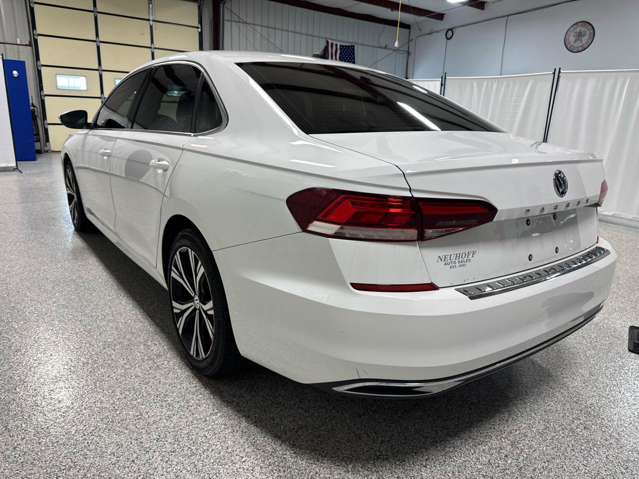 Used 2022 Volkswagen Passat 2.0T SE FWD image 5