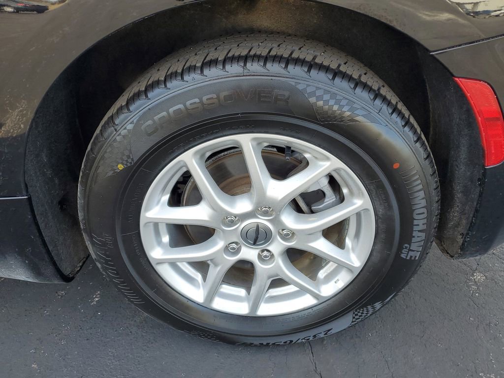 Used 2025 Chrysler Pacifica Select image 34