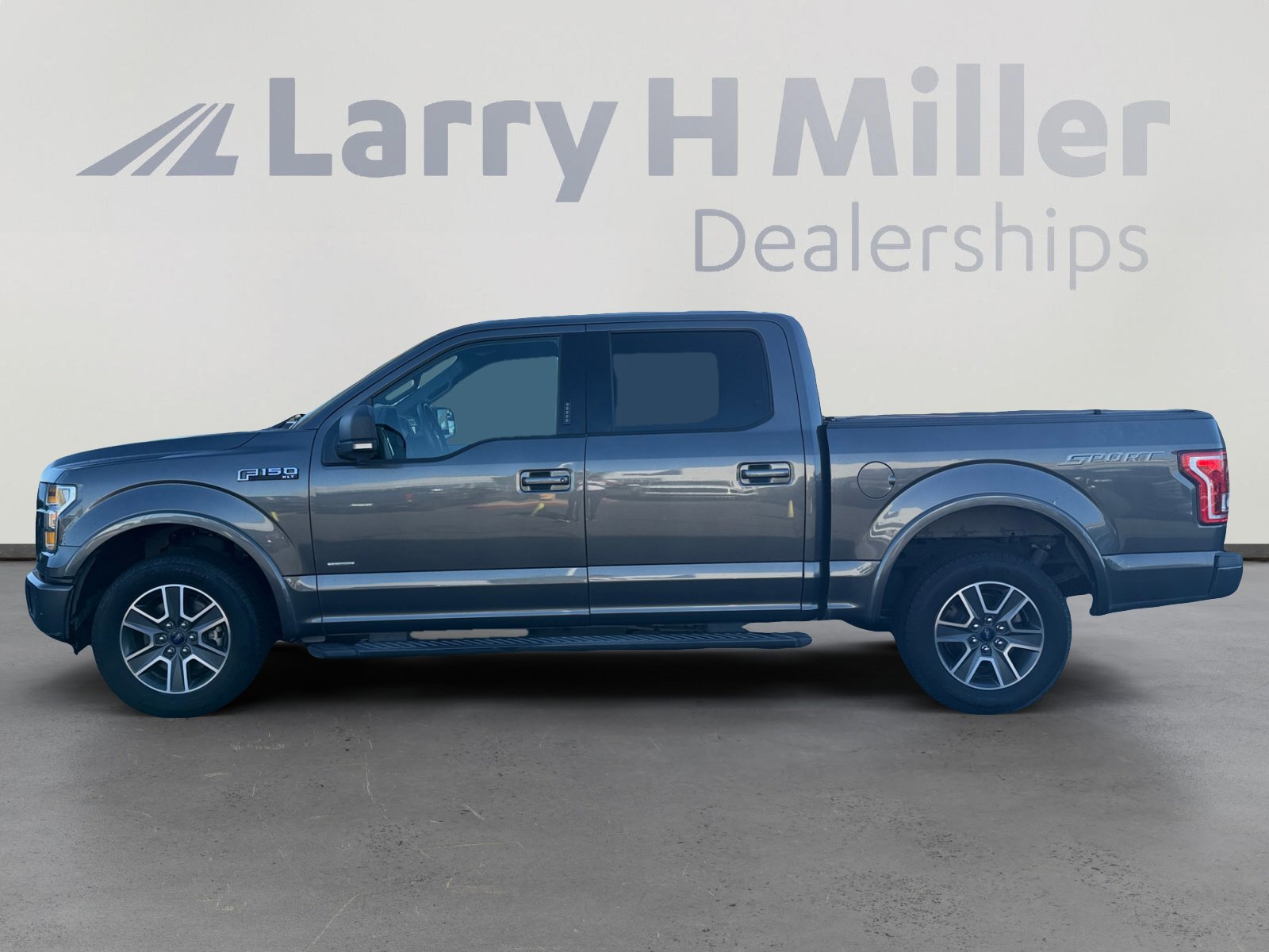 Used 2016 Ford F150 XLT w/ Equipment Group 302A Luxury image 2