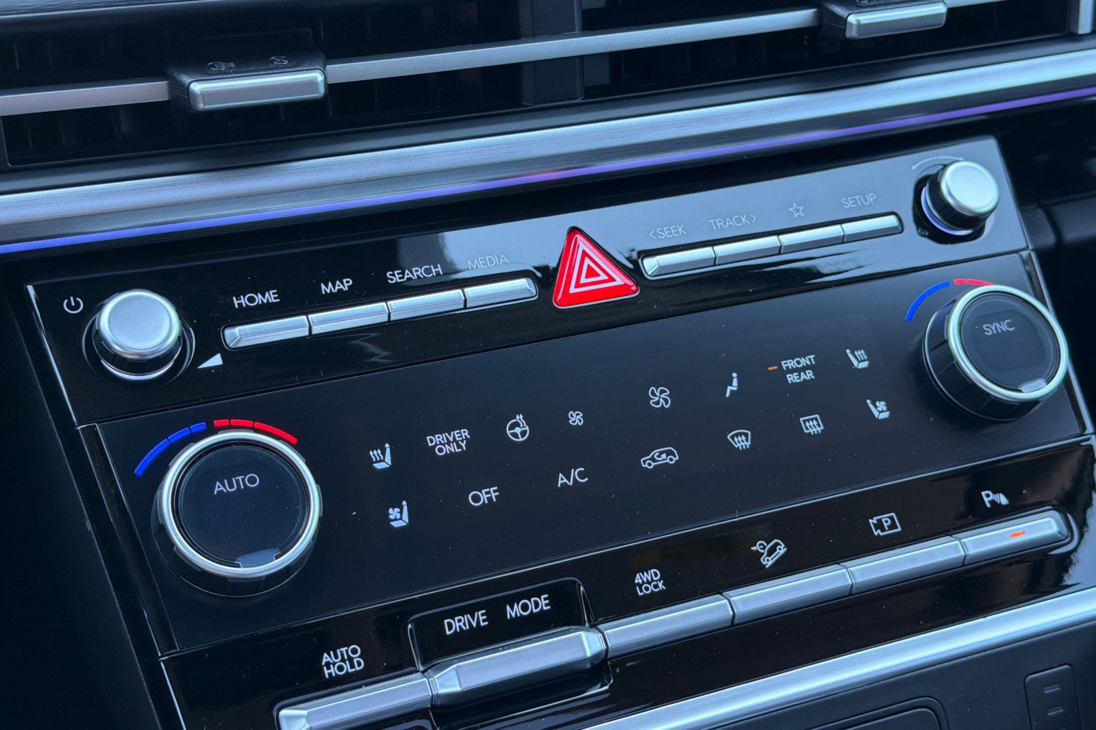 New 2026 Hyundai Santa Fe Limited AWD/4WD image 21