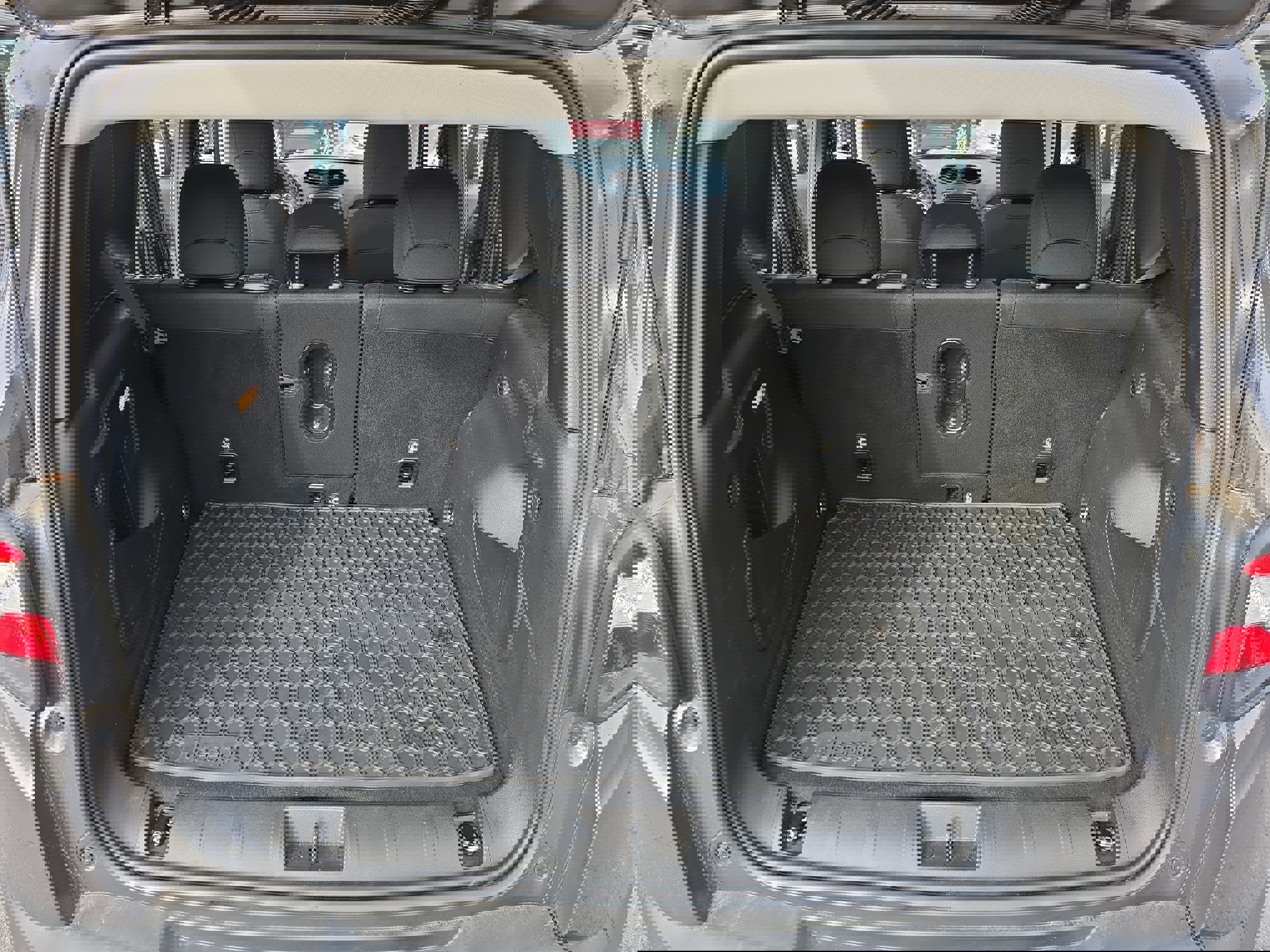 Used 2020 Jeep Renegade Latitude w/ Popular Equipment Group image 12