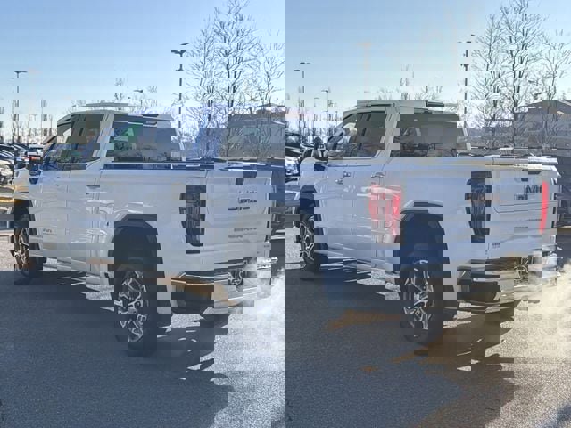 Used 2024 GMC Sierra 1500 SLT image 5