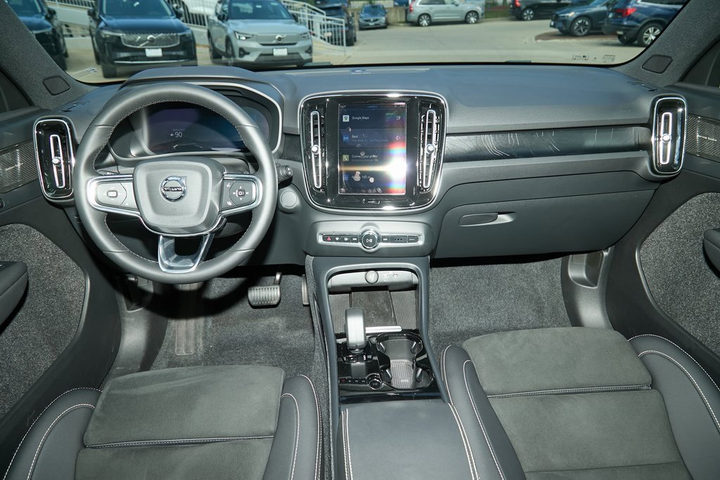 Certified 2023 Volvo XC40 Recharge Ultimate w/ Protection Package Premier image 19
