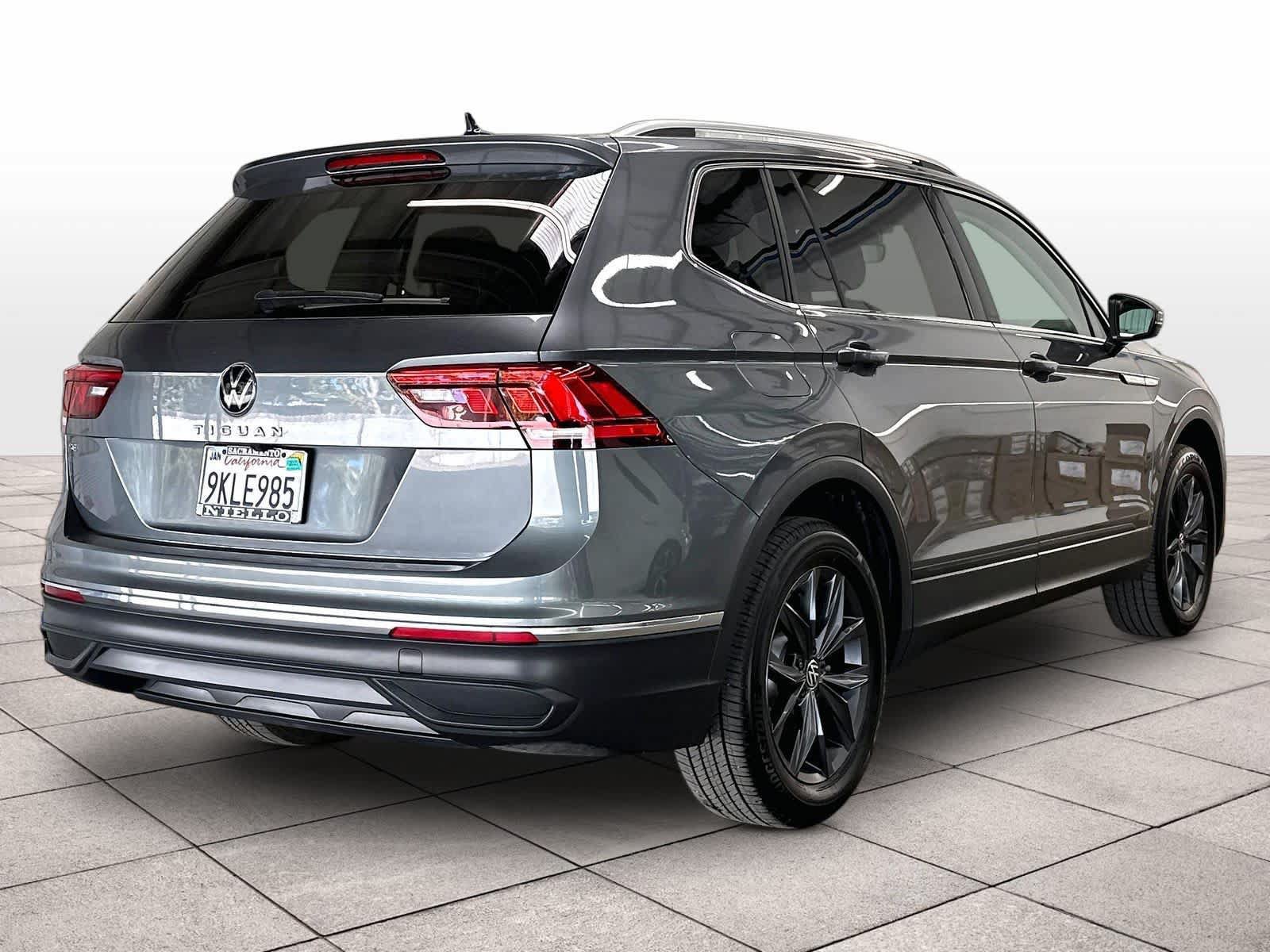 Used 2023 Volkswagen Tiguan SE FWD image 9
