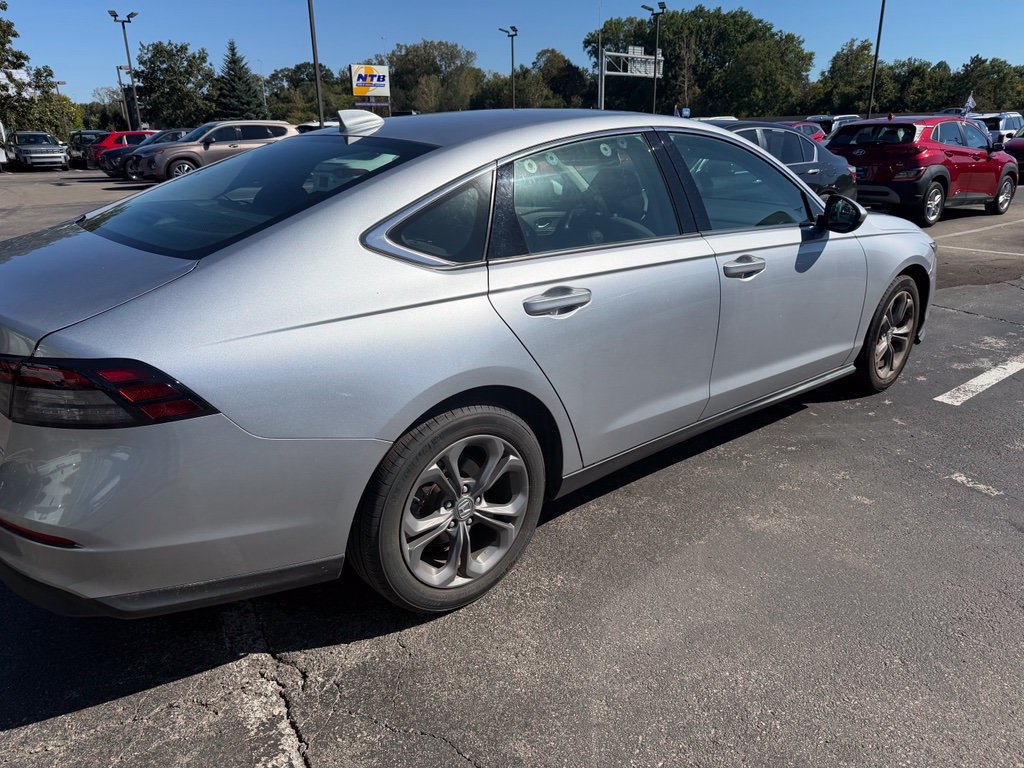 Used 2023 Honda Accord EX image 4