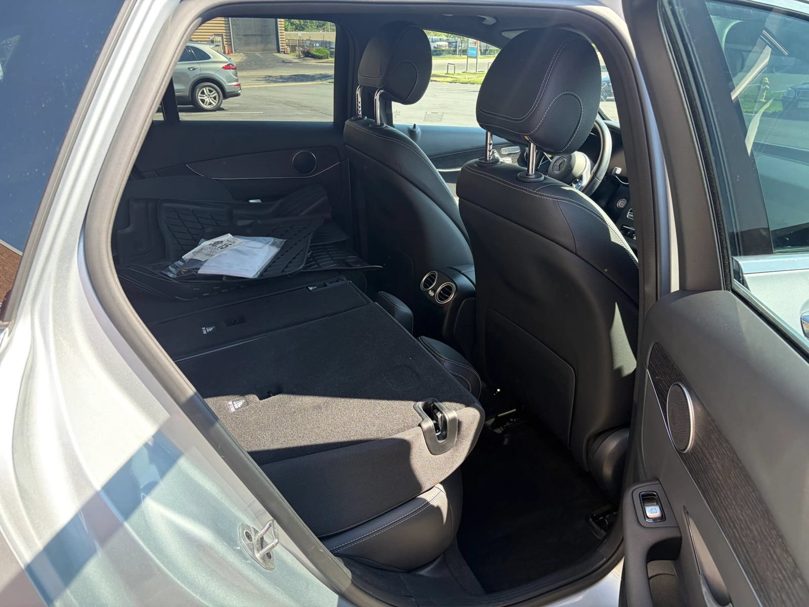 Used 2022 Mercedes-Benz GLC 300 4MATIC w/ Driver Assistance Package image 6
