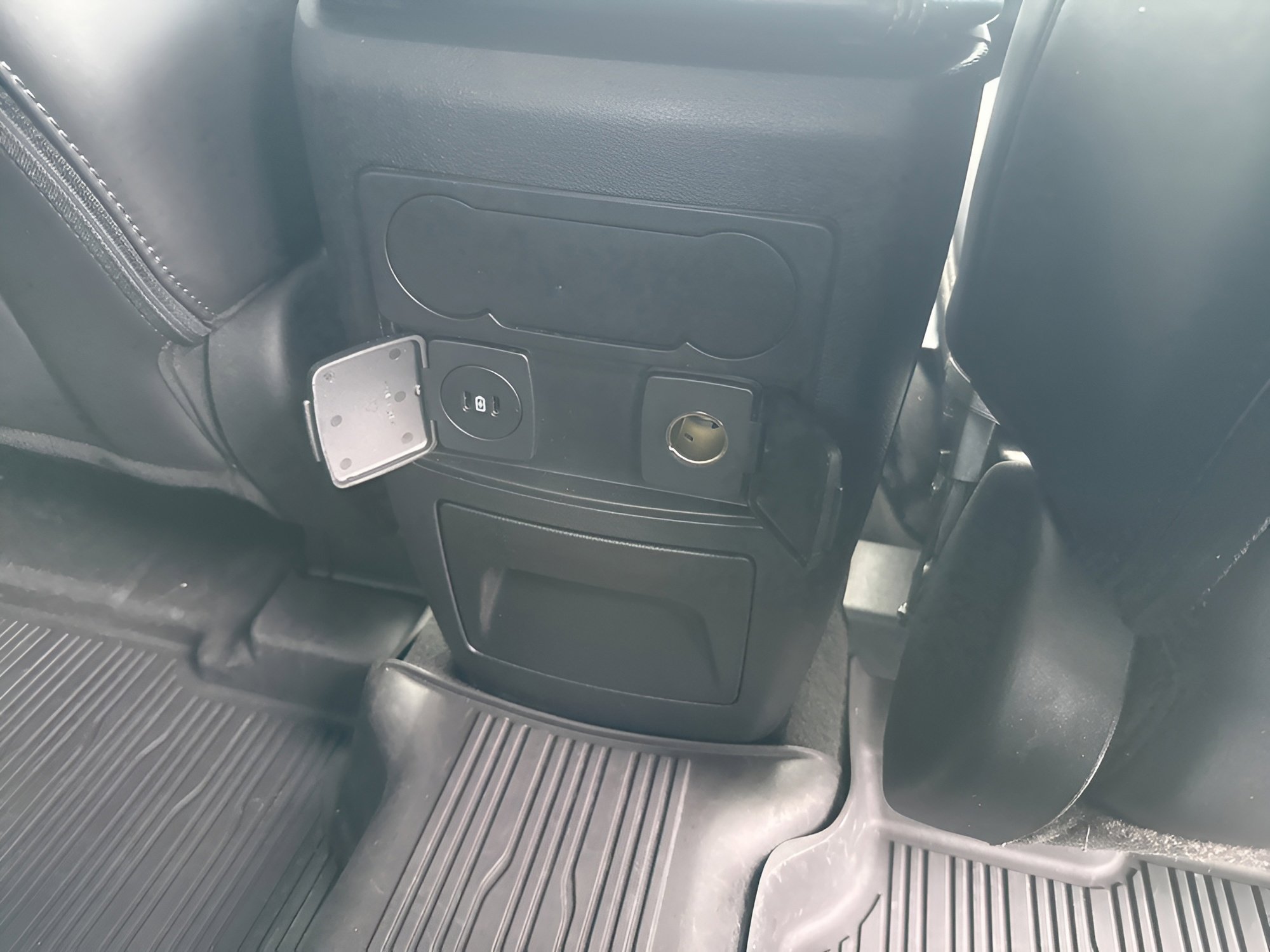 Used 2023 Ford Explorer XLT w/ Equipment Group 202A image 17