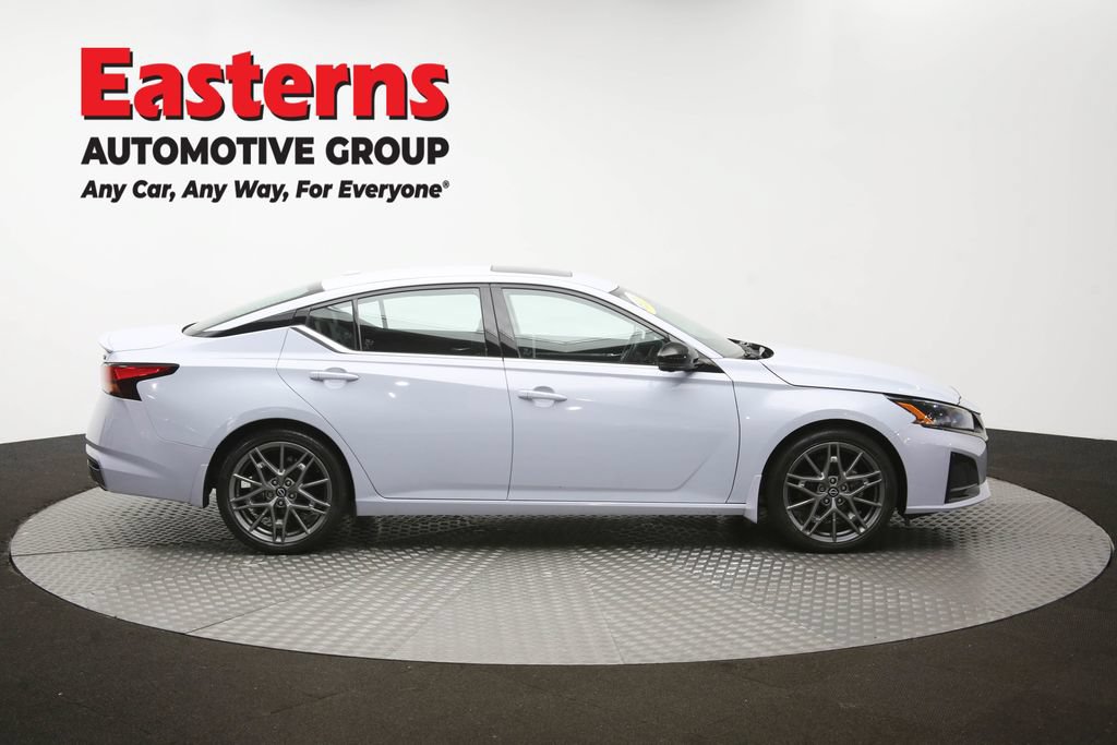 Used 2023 Nissan Altima 2.0 SR FWD image 45