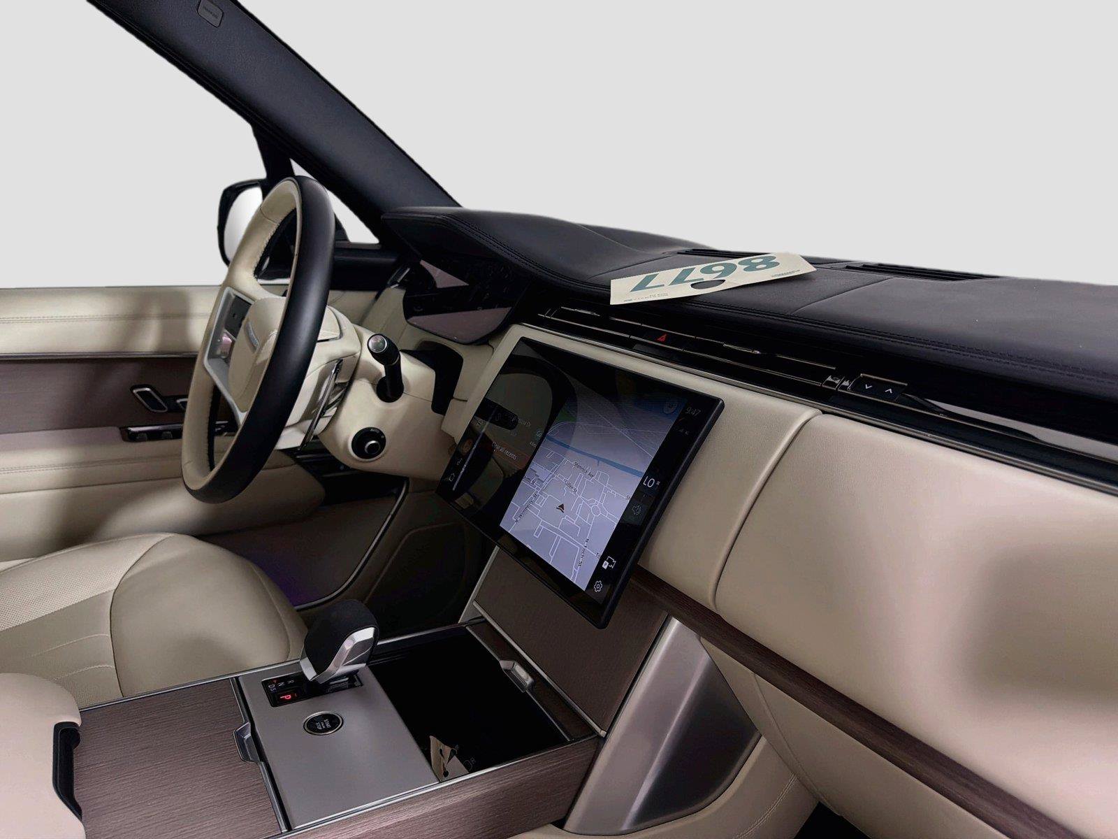 Certified 2025 Land Rover Range Rover SE AWD/4WD image 30