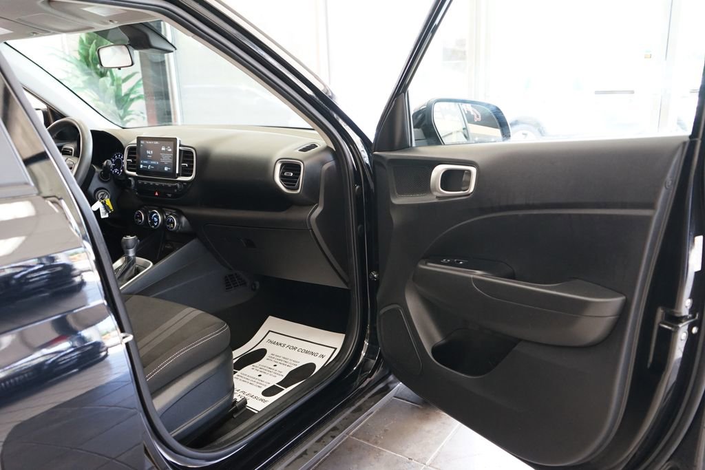 Used 2020 Hyundai Venue SEL FWD image 37
