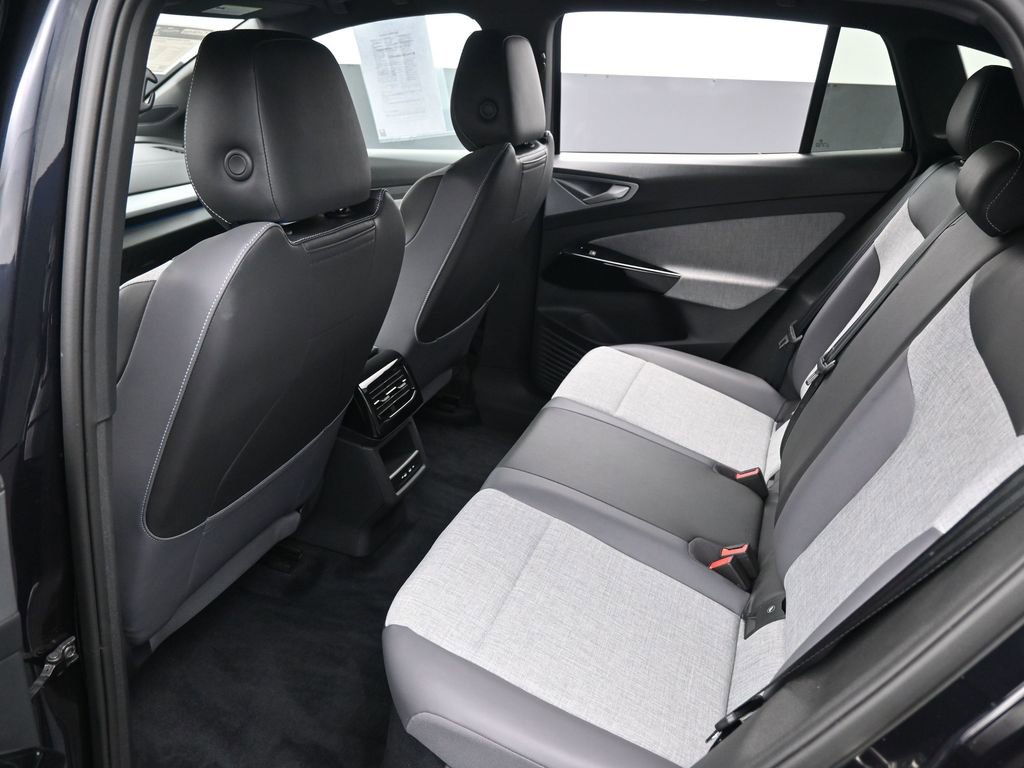 Used 2024 Volkswagen ID.4 2WD image 25