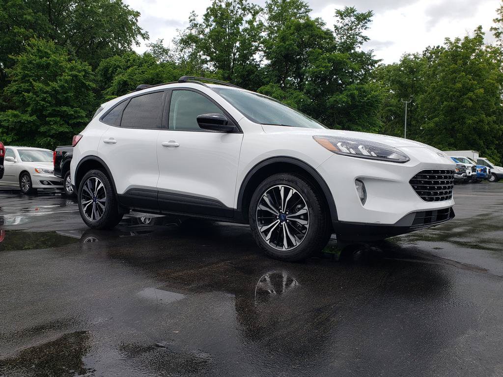 Used 2022 Ford Escape SEL w/ SEL Stealth AWD Package image 3