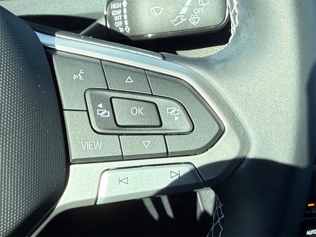 Certified 2023 Volkswagen Tiguan SE w/ Panoramic Sunroof Package image 17