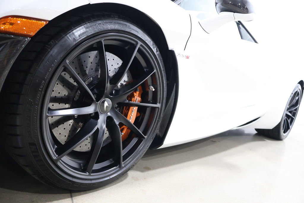 Used 2020 McLaren 720S Spider image 34
