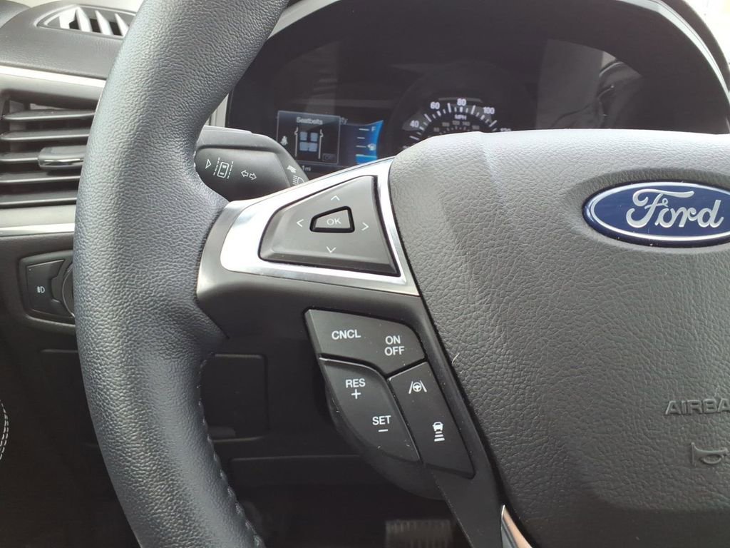 Used 2023 Ford Edge Titanium w/ Equipment Group 301A AWD/4WD image 17
