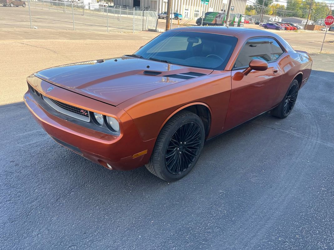 Used 2009 Dodge Challenger R/T w/ Sound Group RWD image 3