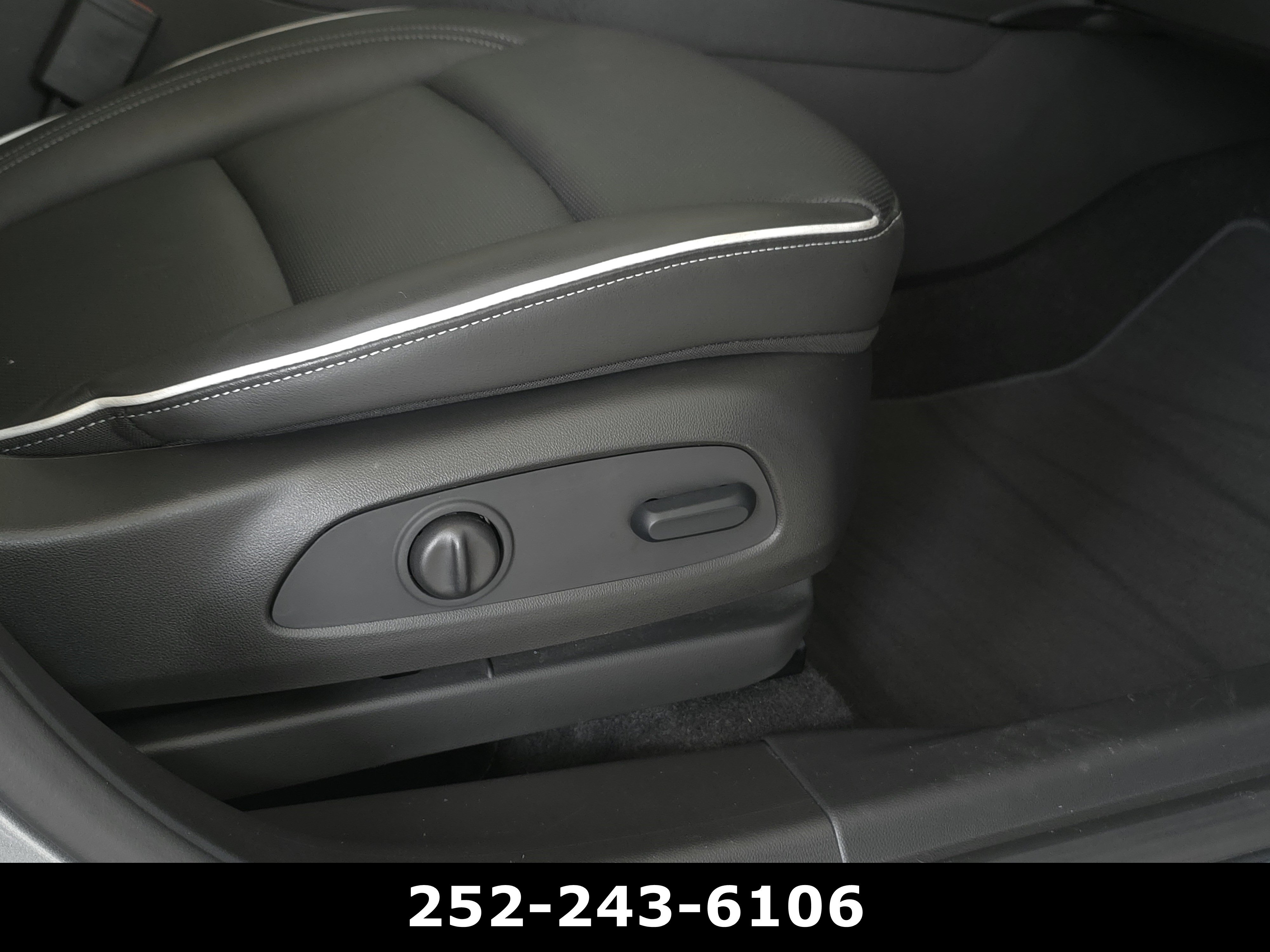 Used 2025 Buick Encore GX Avenir w/ Avenir Technology Package AWD/4WD image 38