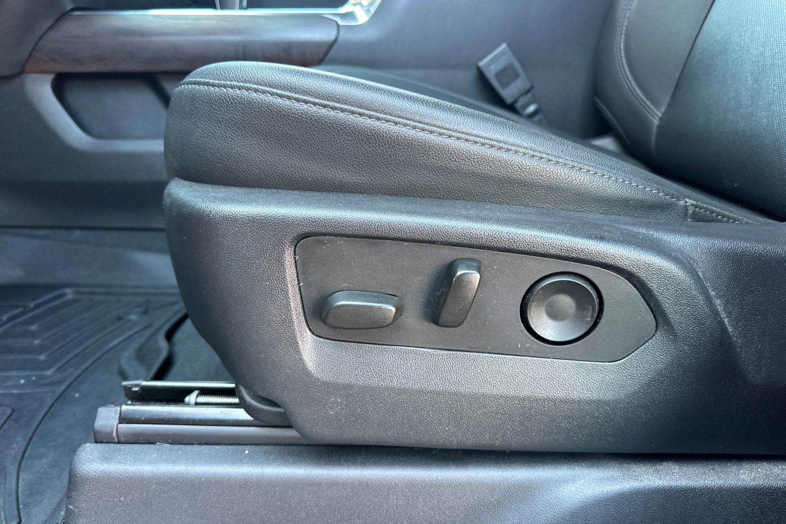 Used 2023 GMC Sierra 1500 SLT w/ SLT Convenience Package image 14