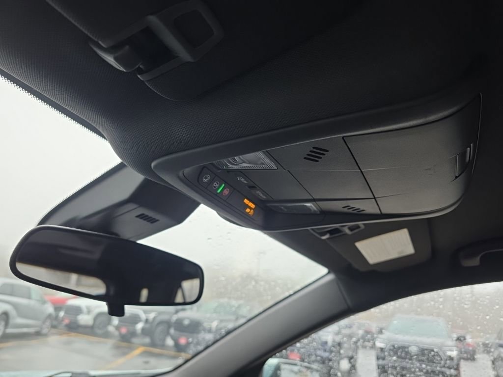 Used 2022 Chevrolet Equinox RS w/ LPO, Floor Liner Package image 28