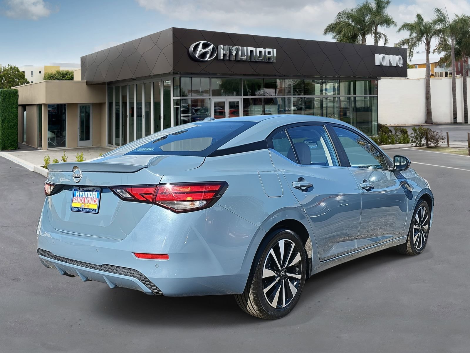 Used 2025 Nissan Sentra SV w/ SV Premium Package image 3