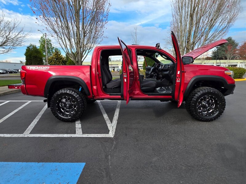 Used 2016 Toyota Tacoma TRD Off-Road w/ Premium & Technology Package AWD/4WD image 24