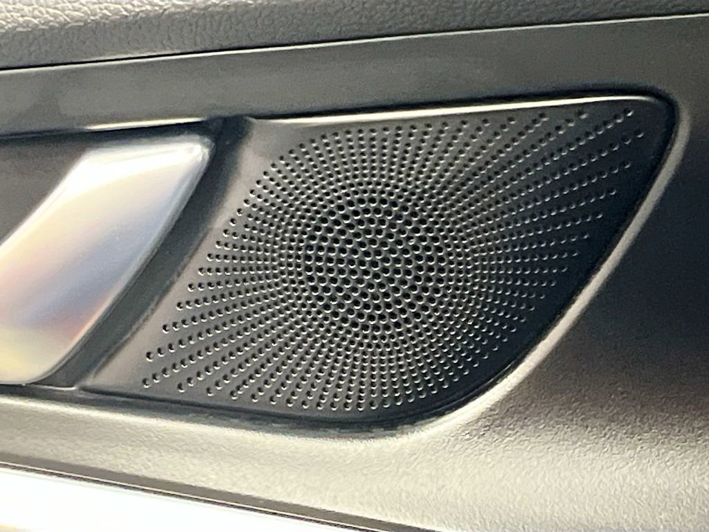 Used 2023 Genesis G70 2.0T image 19