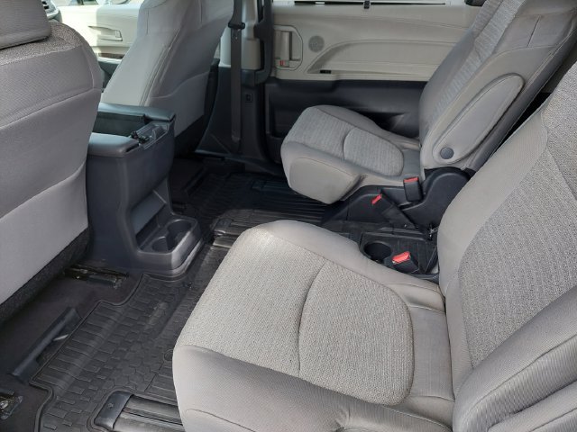 Certified 2023 Toyota Sienna LE FWD image 16