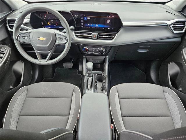 Used 2025 Chevrolet TrailBlazer LT AWD/4WD image 17