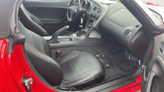 Used 2007 Pontiac Solstice Convertible RWD image 18