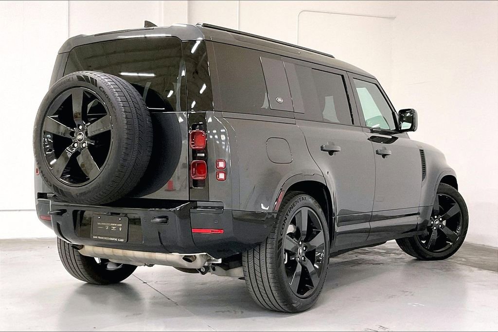 Used 2024 Land Rover Defender 110 X-Dynamic SE AWD/4WD image 4