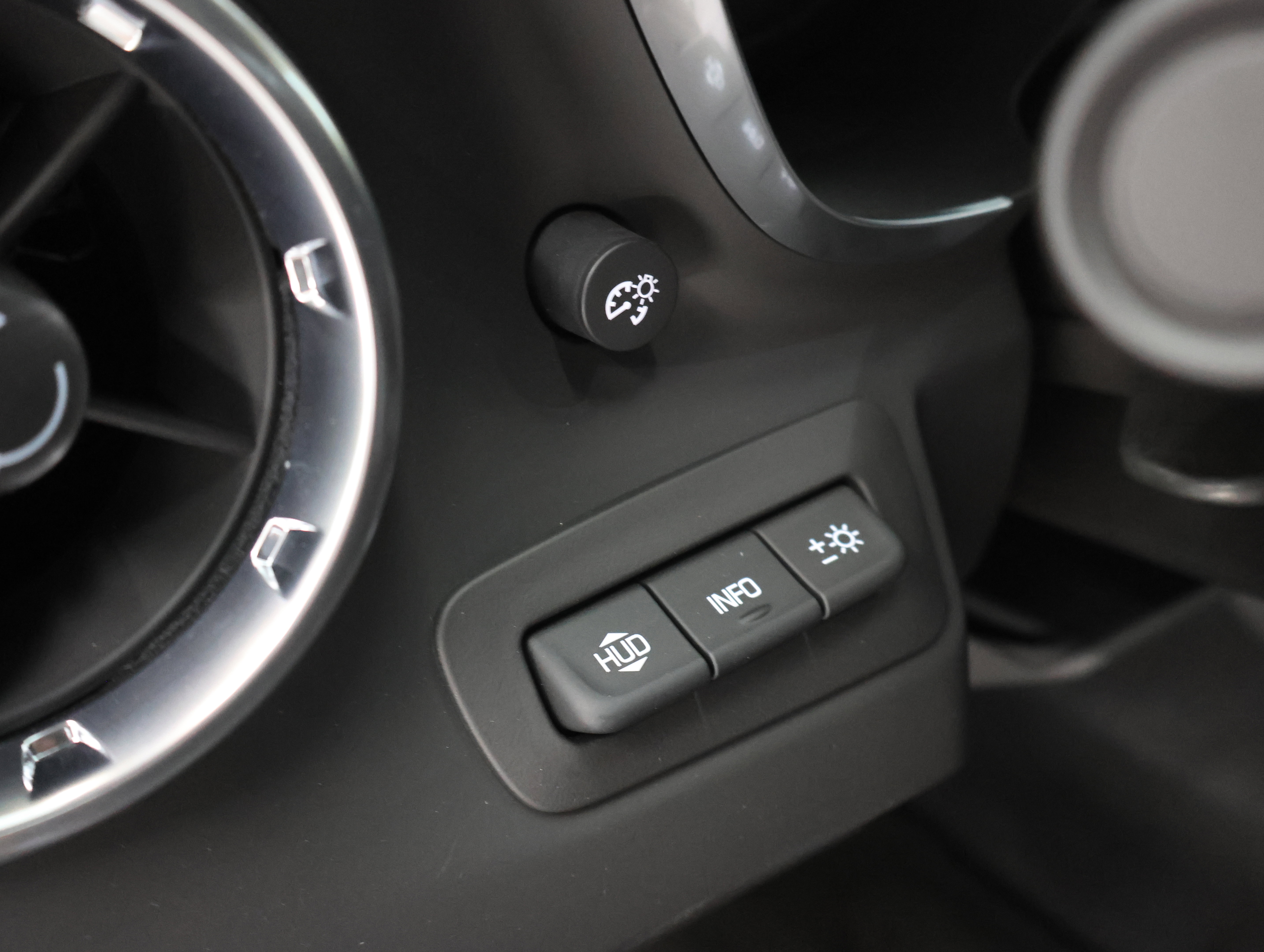 Used 2018 Chevrolet Camaro ZL1 RWD image 39