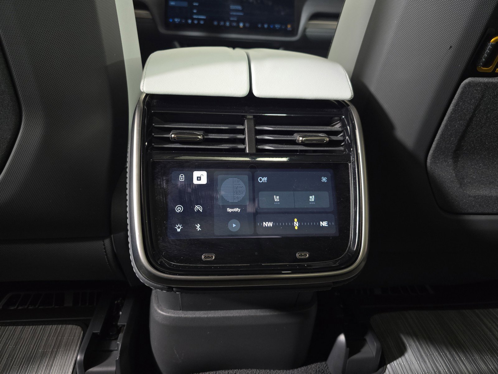 Used 2025 Rivian R1T Adventure AWD/4WD image 28