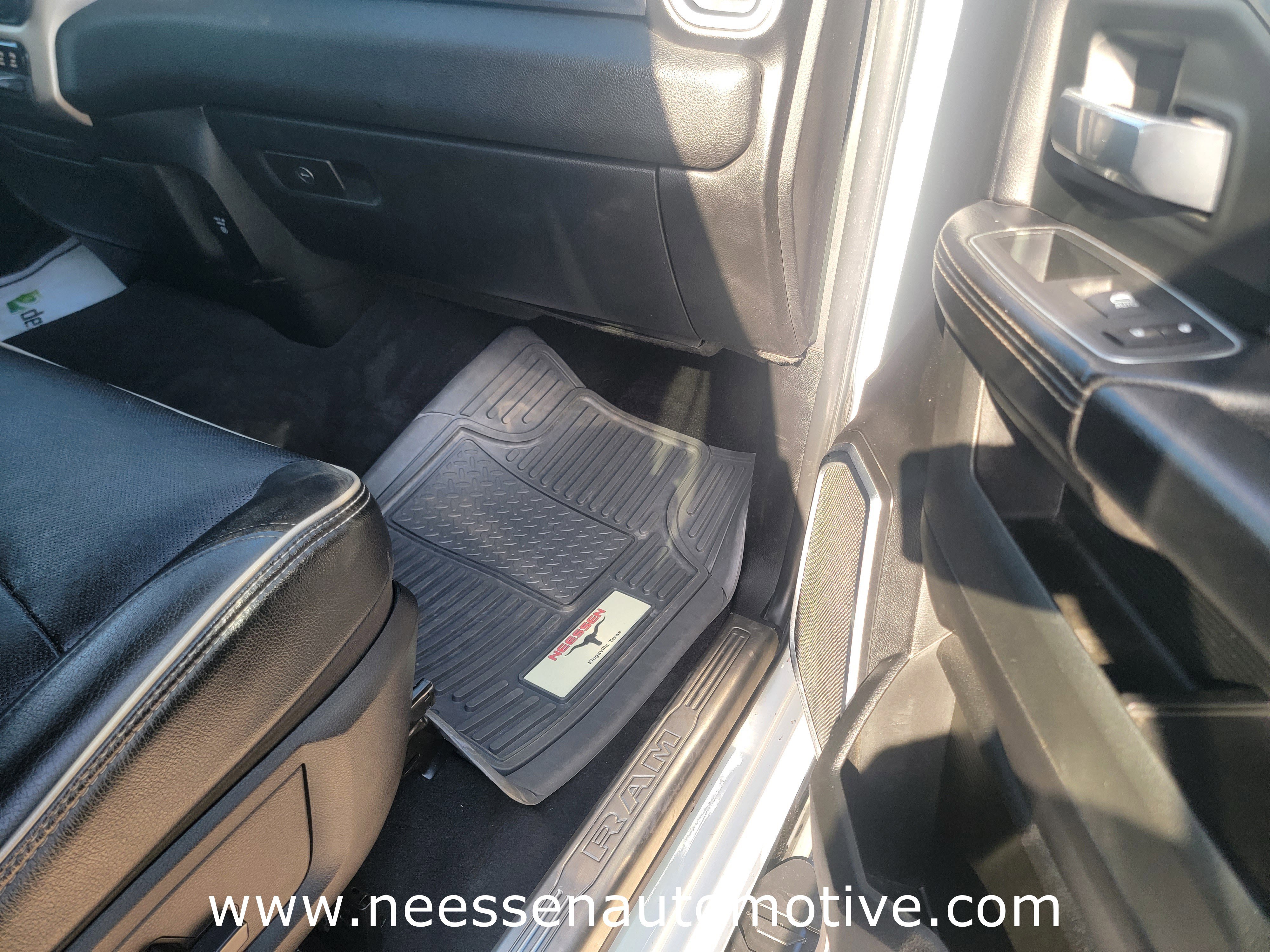 Used 2020 RAM 2500 Laramie image 9