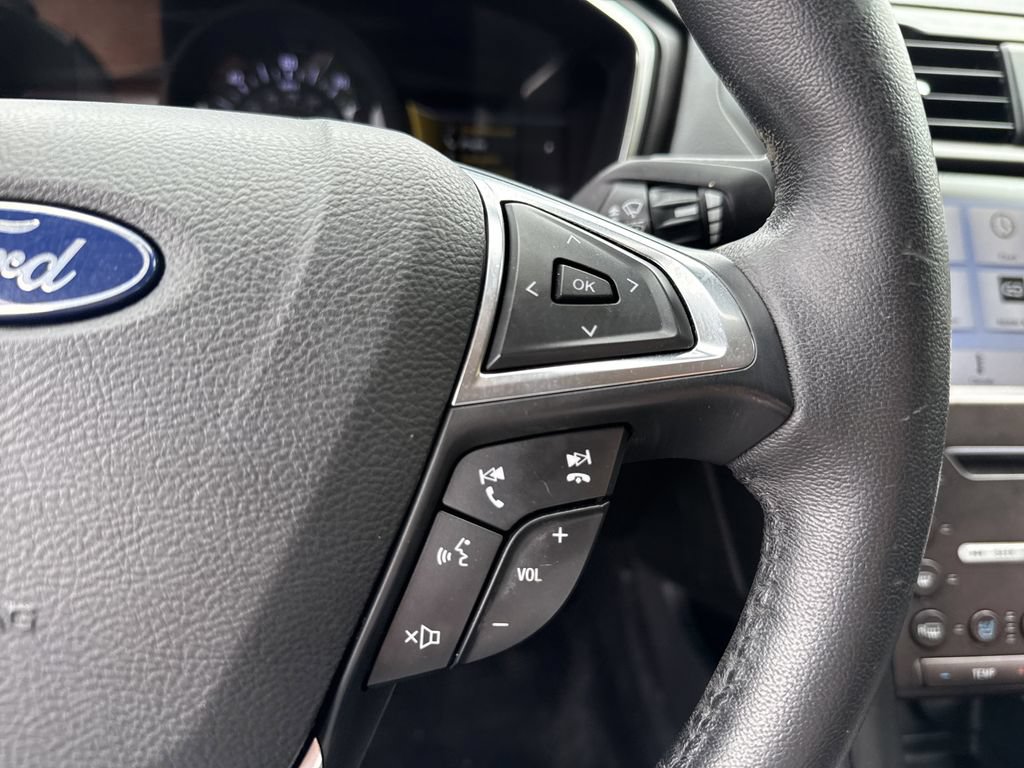Used 2019 Ford Fusion Energi Titanium FWD image 25