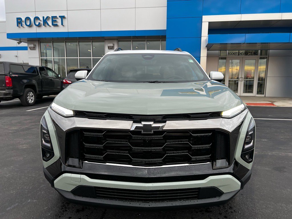 New 2025 Chevrolet Equinox ACTIV w/ Safety and Technology Package image 2