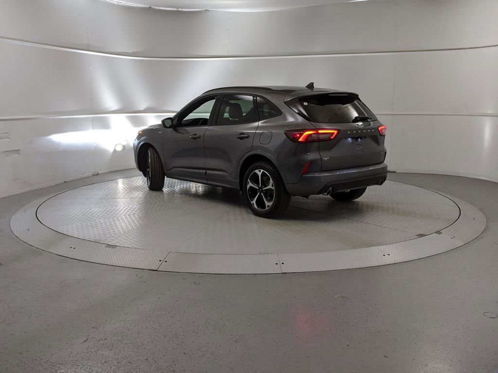 Certified 2024 Ford Escape ST-Line Elite image 4