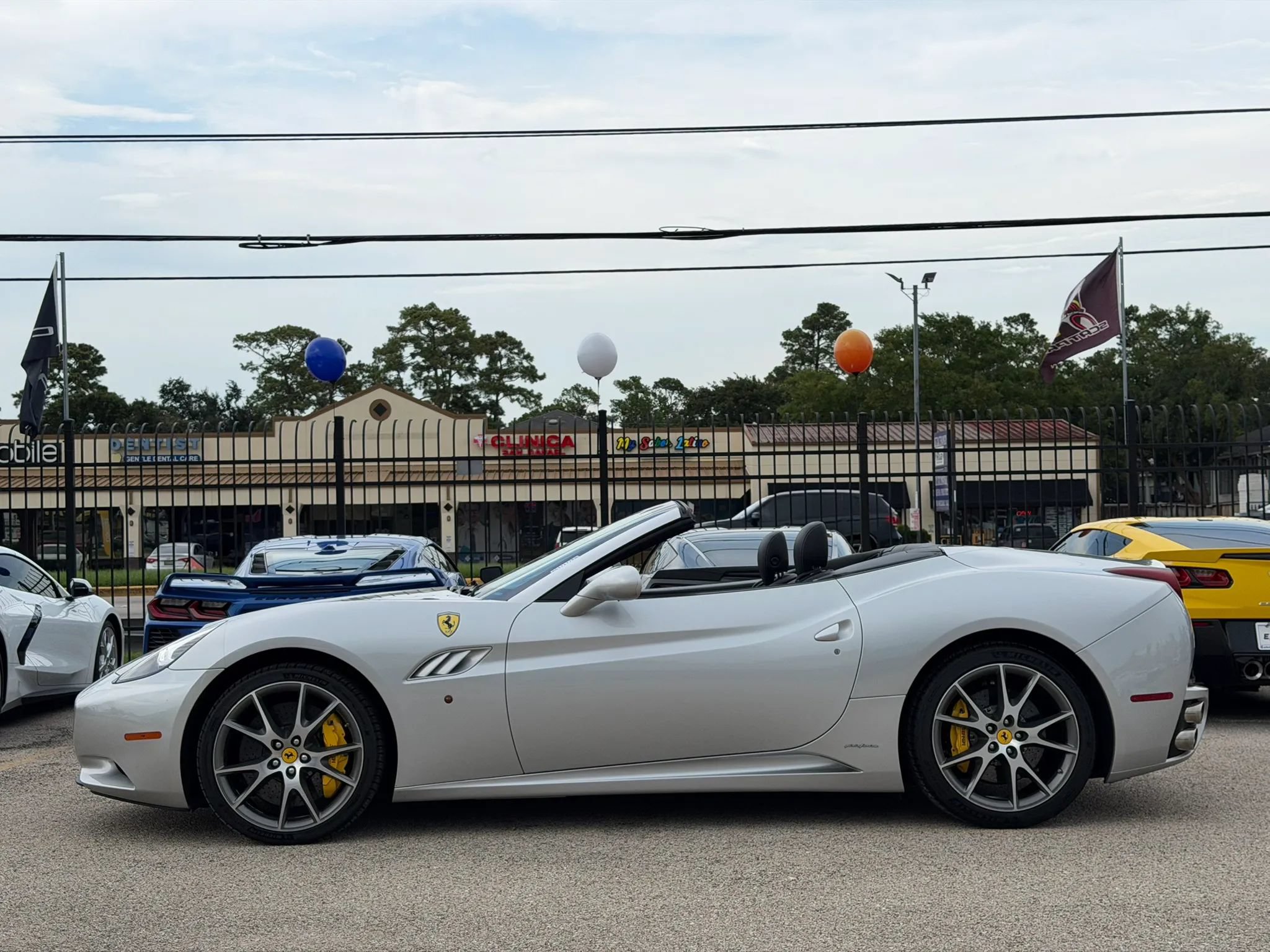 Used 2010 Ferrari California RWD image 10