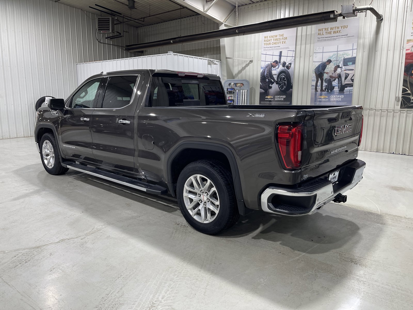 Used 2020 GMC Sierra 1500 SLT w/ SLT Premium Plus Package AWD/4WD image 6