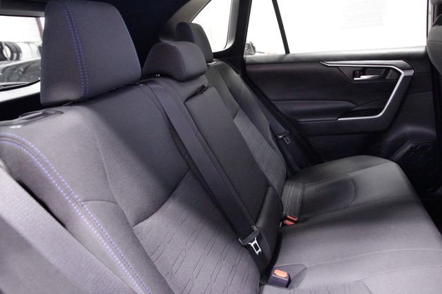 Used 2022 Toyota RAV4 SE w/ Convenience Package image 18