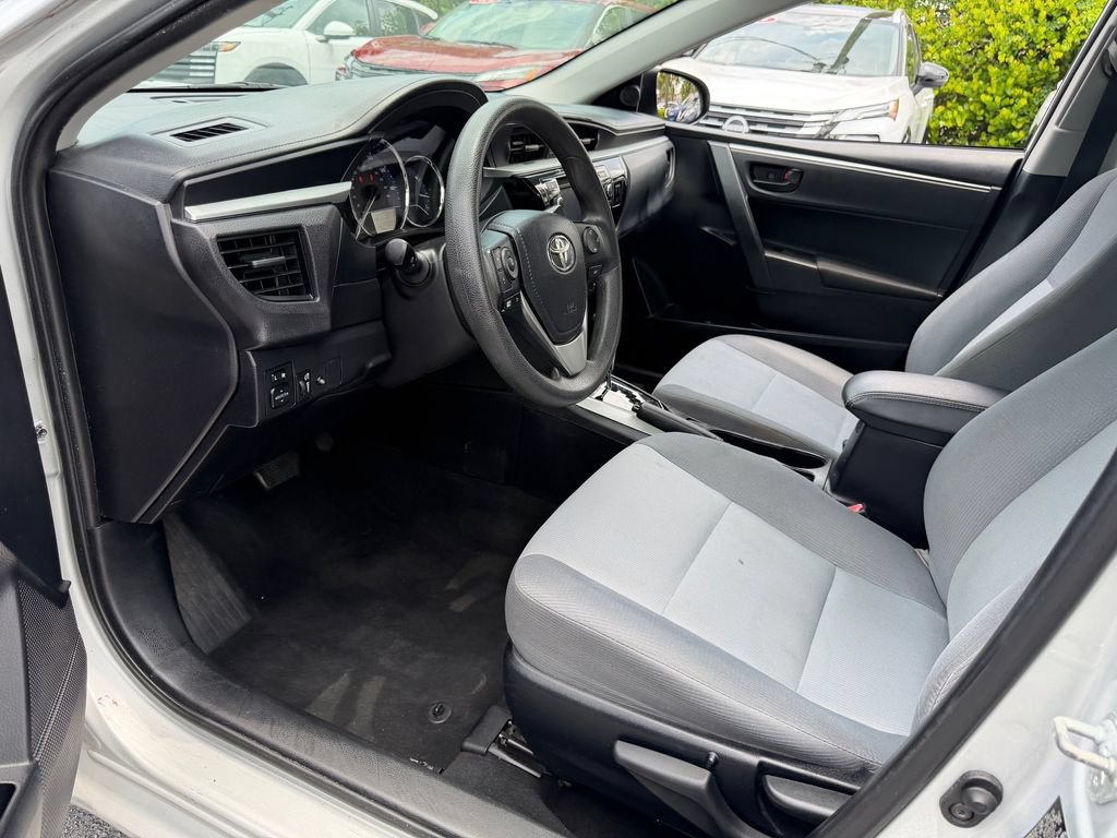 Used 2016 Toyota Corolla L FWD image 11