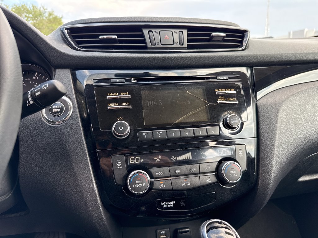 Used 2017 Nissan Rogue Sport SV FWD image 18