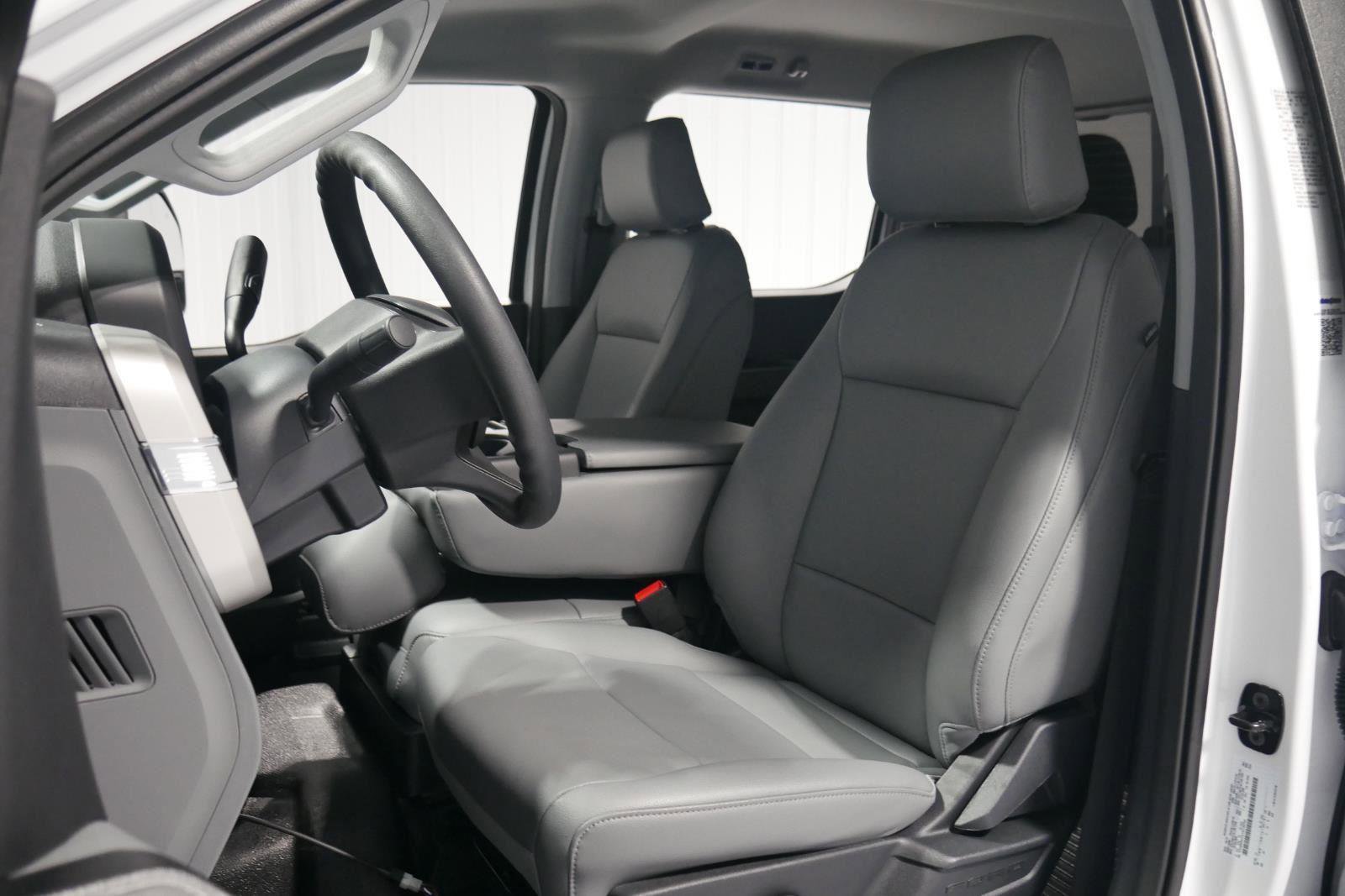 New 2026 Ford F550 4x4 Crew Cab image 24